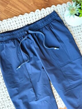 Fabletics | Women’s The One Jogger in Deep Navy | Medium